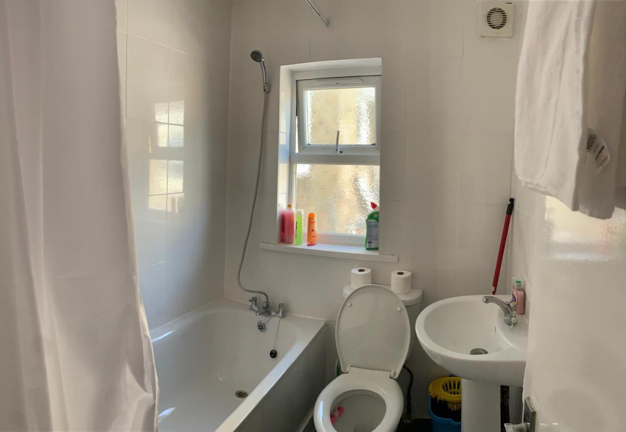 Beautiful Hoe Street First Floor One Bedroom Apartment B Walthamstow London Exterior photo